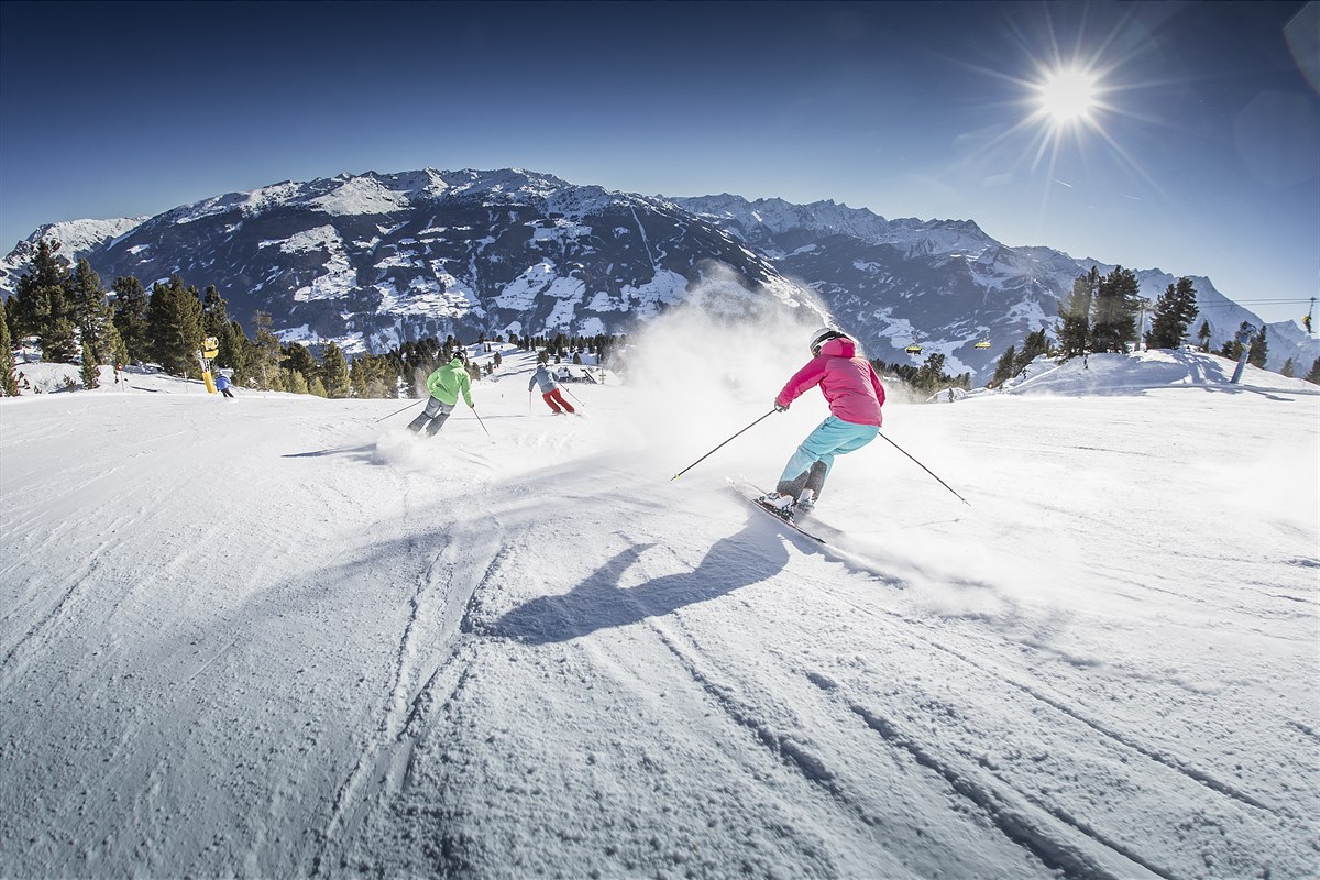 Die geplante Wochenend-Öffnung des Skigebiets Hochzillertal mit Samstag, 13. November, muss leider abgesagt werden.