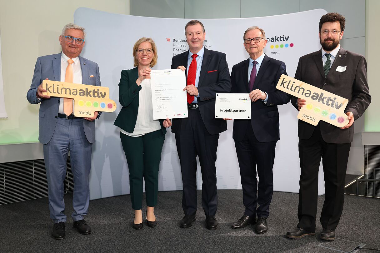 Gruppenbild zu Auszeichnung des Klimaschutzministeriums für Tyrolit